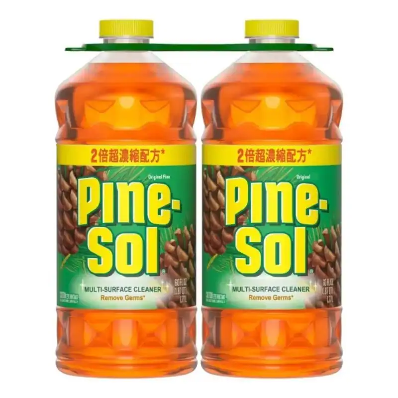 兩瓶一組包裝的 Pine-Sol 萬用清潔劑，透明瓶身裝有金黃色液體，黃色標籤印有松樹圖案，並特別標註「2倍超濃縮配方」與「Remove Germs」除菌字樣。